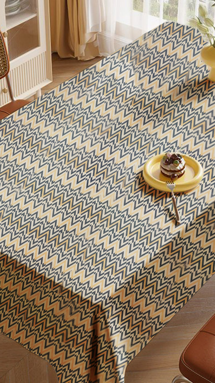 Tablecloth with a zigzag pattern on a dining table